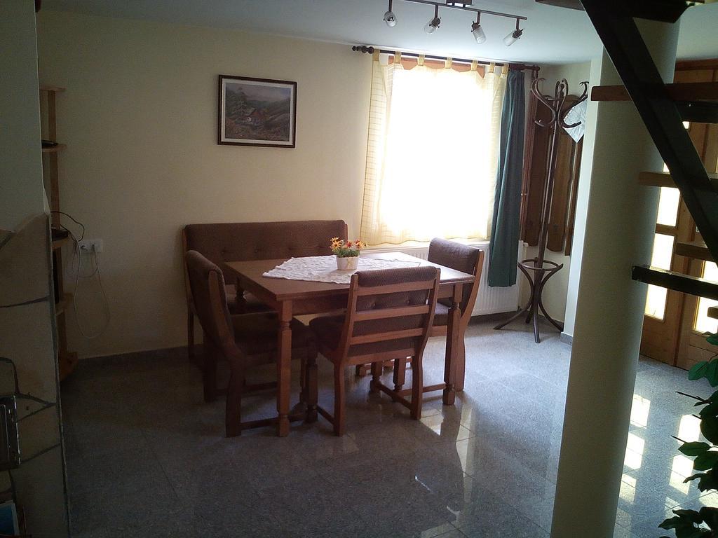 Agave Apartman Шарвар Экстерьер фото