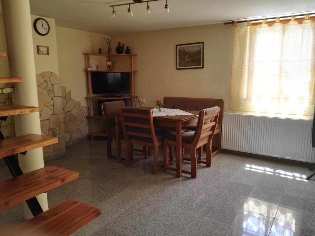 Agave Apartman Шарвар Экстерьер фото